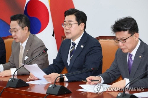 더불어민주당 박찬대 원내대표가 13일 서울 여의도 국회에서 열린 정책조정회의에서 발언하고 있다.  [연합뉴스]